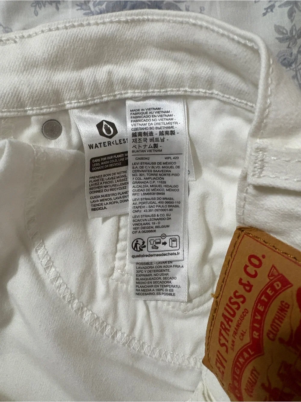Levi's White Straight-Leg Jeans with Leather Patch